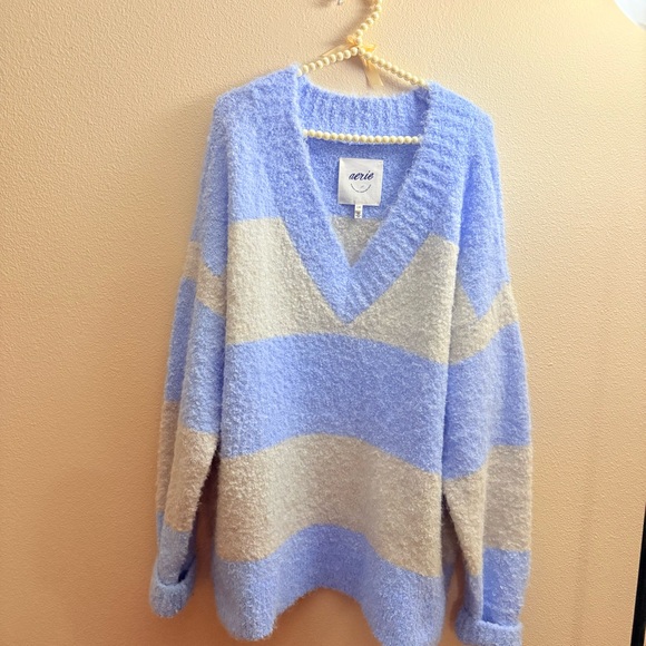 aerie Sweaters - 👼🏼 NEVER WORN 👼🏼 Aerie V-Neck Sweater in Blue and Grey